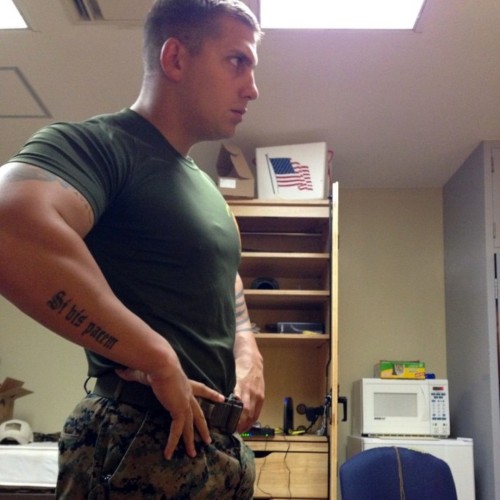 army guy: ey sissy slut, come here on your knees and suck my dick and balls right now! I want to rel