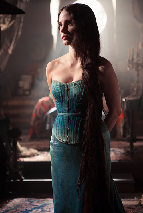 chastaindaily:Lucille likes the feeling of tight corsets and constraint.Jessica Chastain as Lucille 