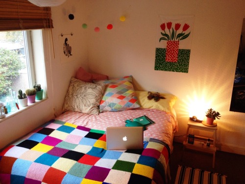 tuesdayblouse:Look at my cute room that hasn’t looked cute for months!!!! I finally feel at home aga