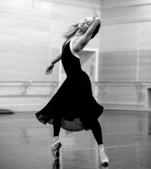 dancersaretheathletesofgod:Ekaterina Shipulina in rehearsal to Taman - act II of A Hero of Our TimeC