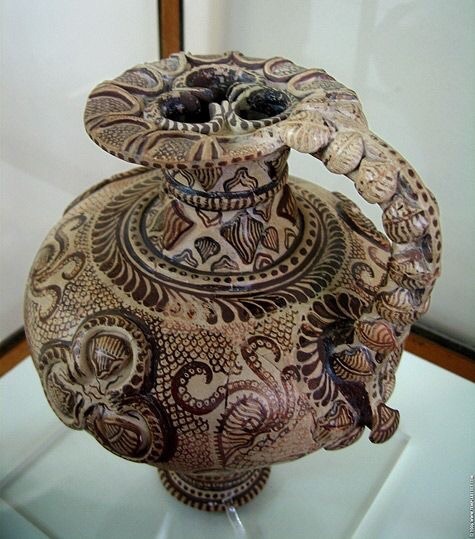 coolartefact:  Minoan marine style vase, 15th cent. BCE, Herakleion Museum Source: