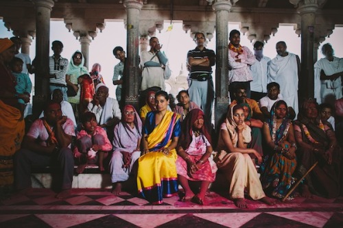 UnfoldingContemporary Indian Textiles  Maggie Baxter Niyogi Books, New Delhi 2015, euro 85,50&a