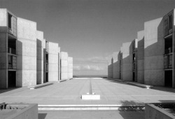 wmud:  louis kahn - salk institute for biological studies, la jolla, california, usa, 1959-65   Google image searched Salk Institute.  Lots of pictures of this plaza.  Very few have people in the image.  It doesn’t seem like a place designed for