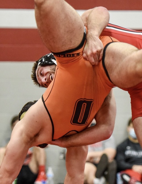 jkstrapme:scrumjock:Orange getting dominated After his humiliating loss on the mat,