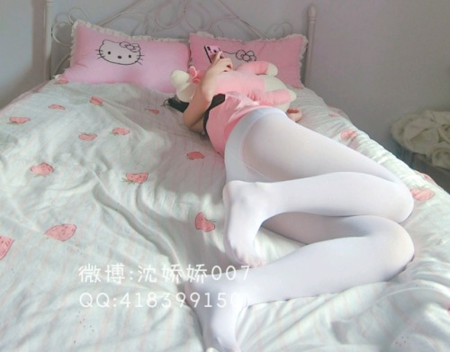 jiaoqie007: 请叫我白丝幼女沈娇娇，哈哈哈哈哈哈这条评论里看谁甜就关注谁！！