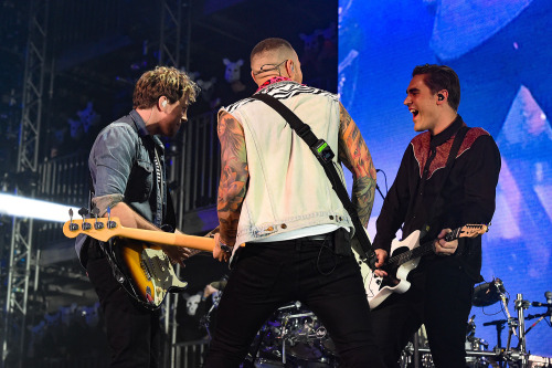 jamesbournesource:   Busted boys stage triumphant comeback at Wembley Arena for first gig in 12 year