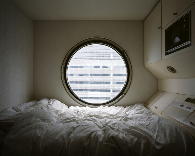 tri-tone:paysagearchitectural:  NAGAKIN CAPSULE TOWER Architect : Kisho Kurokawa