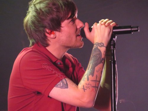 Louis performing in Barcelona - 9/3