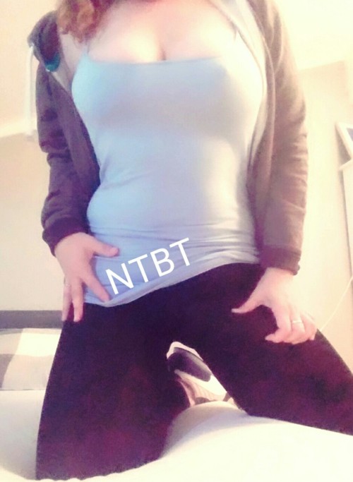 bitch-daddy:  not-to-be-tamed:  She said she was going for a run…  I’d love to be caught by her.  Truly beautiful!!