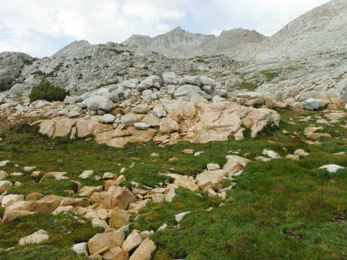 East Pinnacles Lakes Basin geology. John Muir Wilderness, Sierra Nevada Mountains, California, USA. 