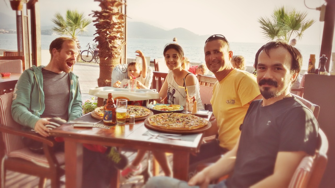 After I failed for 2 days straight to convince any restaurant to accept Bitcoin for just one pizza I almost gave up. Then my diving instructor and turkish friend baba Turgay helped me to win over a pizzeria owner in Fethiye, Turkey. We got 2 large...