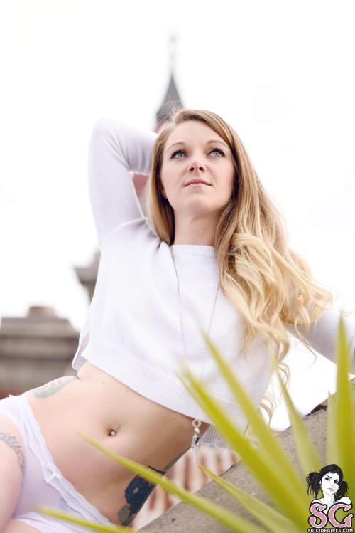 past-her-eyes:  Springa Hopefulspringa.suicidegirls.comLink to South African SuicideGirls