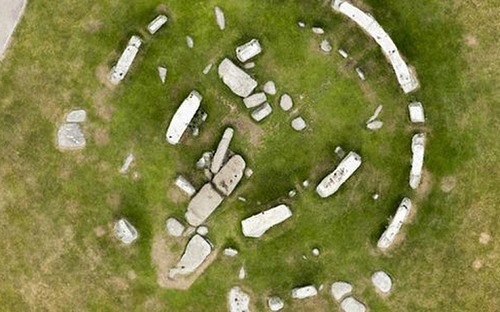 XXX Stonehenge: ghostly outlines of missing stones photo