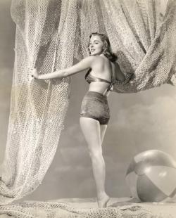 hoodoothatvoodoo:  Patricia ‘Pat’ Hall 1940s 