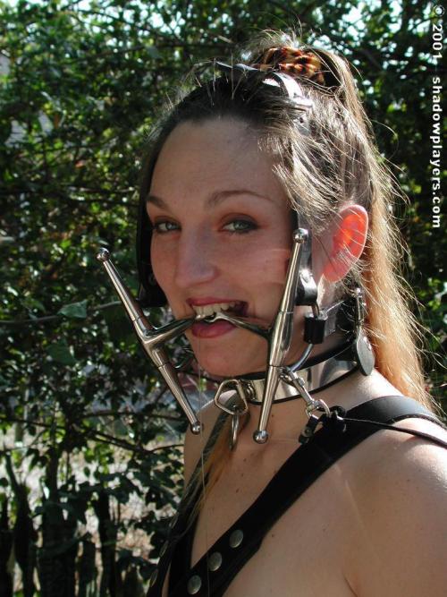 bondage-ponygirls-and-more: Theme for the Day: Drool (Ponygirl Simone).More atwww.shadowplaye