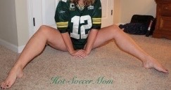 hot-soccermom:  Will you watch the Packers vs Giants this weekend?  Will you be rooting
