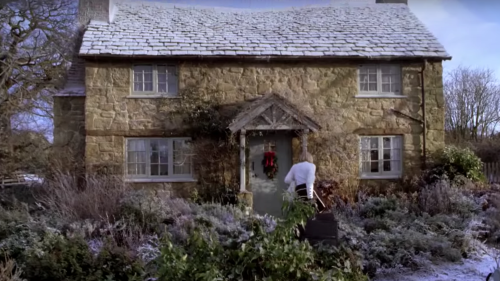 strangerstarsandlands: Favorite Homes in Film:Matilda (1996) / Home Alone (1990) / The Lord of The R