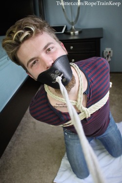 ropetrainkeep:Here’s another guy with great hair.  I love this person. He seems to be popular when I post my pics of him.   I think he is probably doing something really fantastic with his time right now. 
