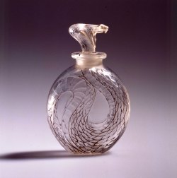 animus-inviolabilis:Cobra Pefume BottleRené Lalique1920