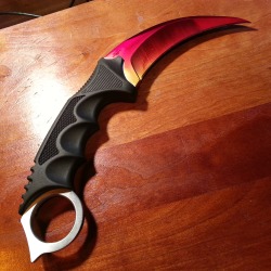 gunrunnerhell:  United Cutlery - Honshu Karambit This karambit from Counter Strike: Global Offensive is based on this model.