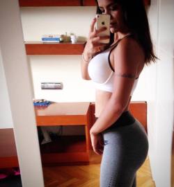 hottiesinyogapant:  Yogapants!