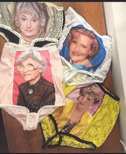 elizabethbanks:  Thank goodness these ‘Golden Girls’ granny panties existWondering what to get your panty-wearing friend this holiday season? Just want to expand your underwear collection? I think you know where I’m going with this.I like the one