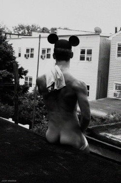 funnyboy86:The happiest place on earthFollow us: http://funnyboy86.tumblr.com  