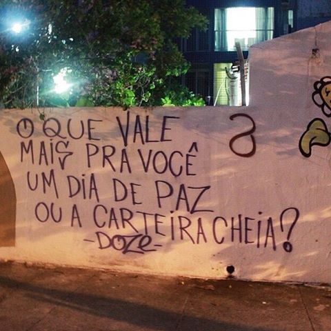  A alegria não está nas coisas, está em nós. 