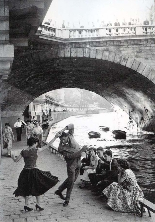 vintageeveryday - Vintage Parisian teens – Black and white...