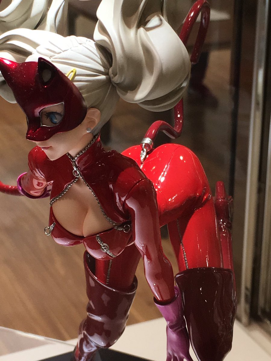 highlandvalley:パンサーのフィギュアめちゃ可愛い塗装がエナメルっぽくて良さ……仮面ちゃんとパールの塗料使ってるのが良い(*‘▽’*)https://twitter.com/Moel_1995/status/842318298519760897/photo/1