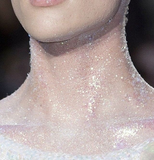 beauty-student:  Walking into the Christmas party like “bitch, I do Xmas the best”.