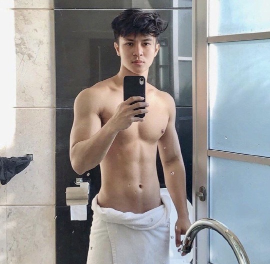 asian-men-x: Like man and towel.