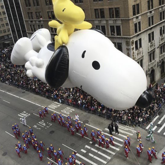 eileenleahy:eileenleahy:no i dont care about the macys day parade but. the snoopy