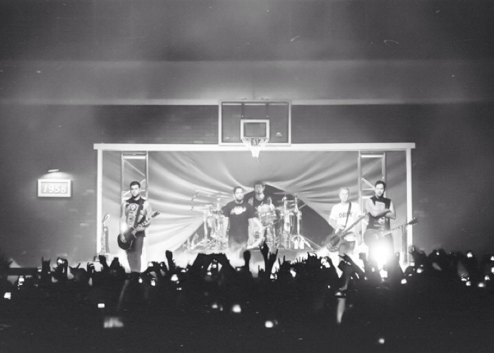 lukchemminqsmoved-blog-blog:  FAVORITE BANDS 4/∞  ↳ A Day To Remember [x]   