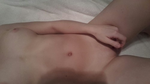 kniiiickers:  Post shower plays ♢  #cleanme #me" #yourturntotouchme 