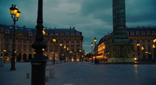 365filmsbyauroranocte:    Midnight in Paris (Woody Allen, 2011): Paris’ exteriors 