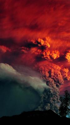 travelgurus: Outstanding Photography of Volcano Eruption at Chile   Travel Gurus - Follow for more Nature Photographies!    