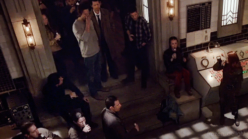 frozen-delight:  13x22 | Exodus Not a very exciting gif, I know, but I couldn’t not share the way Ke