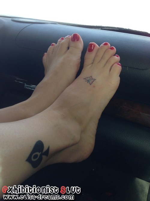 castration4me: chiendelysa: I kiss and breathe, your feet, Your Highness, Queen of Spades, Chastity 