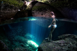 lunaberi: an-awakening-soul:  lifeunderthewaves: Sanctuary by Dayiscoming www.jdvos.com A small underwater cave near Koh Tao gives shelter to a small school of fish.  Wow this is so pretty it’s like somewhere a mermaid where live 😍 