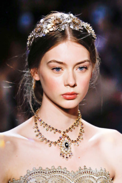 runwayandbeauty:  Lauren de Graaf - Marchesa