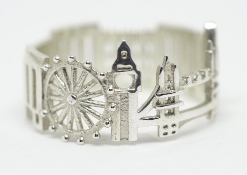 culturenlifestyle:Elegant Cityscape Rings by Ola Shekhtman Jewelry designer Ola Shekhtman (previously featured here) began her professional career as a goldsmith student in St. Petersburg, Russia. Shekhtman’s exceptional talent allows her to hand make
