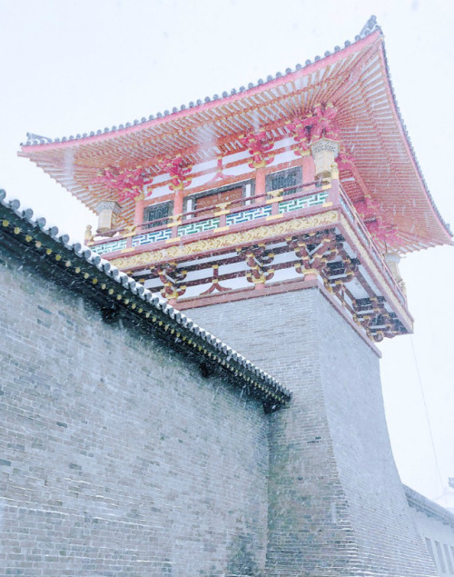 changan-moon:Xiangyang, Hubei province, ChinaCHINESE CONNECTION