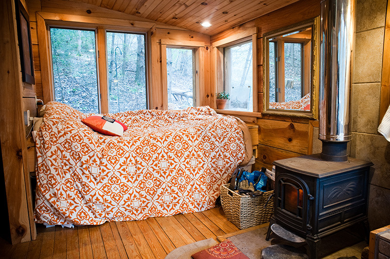 silver-and-bold:  littlejennsmall:  treehauslove:Asheville Treehouse. A permanently