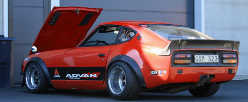 carbonking:  radracerblog:  TOP 20: Datsun 240z s30 #2       (via TumbleOn)