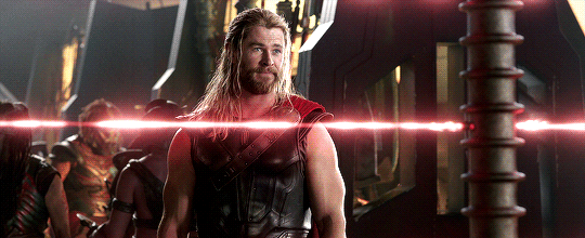 peterparkerisaslut:  mcufam: Thor: Ragnarok (2017) dir. Taika Waititi   i stan one