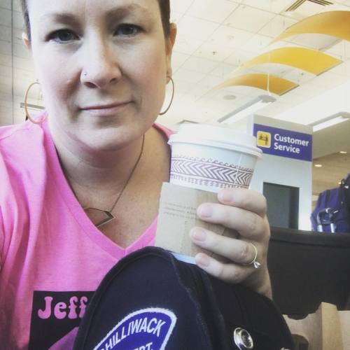 <p>Going home. #customerservice #chilliwackfiredept #peetscoffeeisbetter #walkercreekmusiccamp  (at Oakland International Airport)</p>