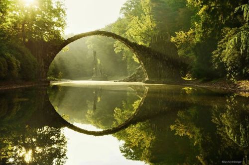 scared-of-clouds: You know how some bridges just fit seamlessly with their surroundings?