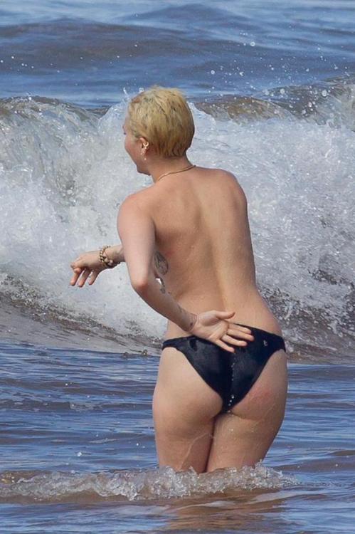 Miley cyrus topless beach