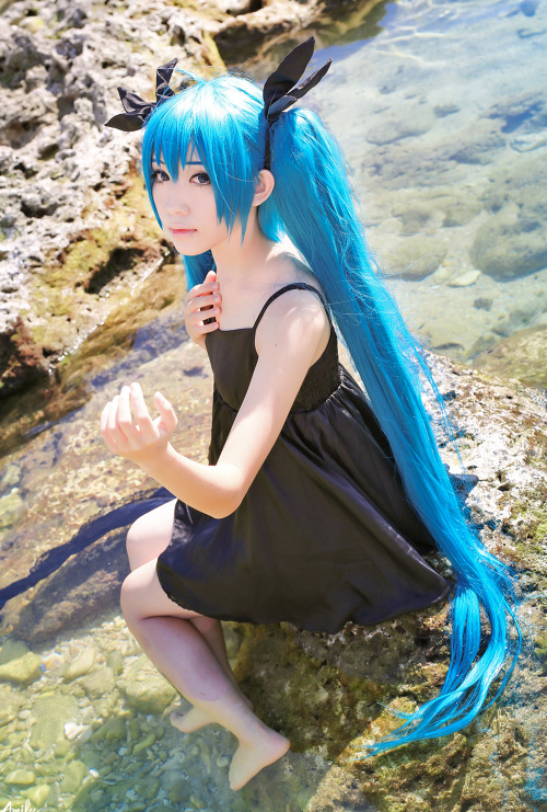scandalousgaijin:   Hatsune Miku    初音未来